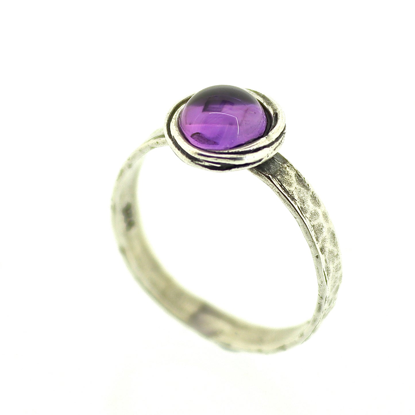 Stone stacking ring with hammered band