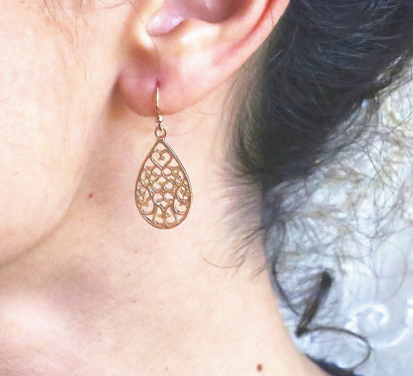 Filigree 14k solid gold dangle earrings, Teardrop 14k gold lever back Earrings