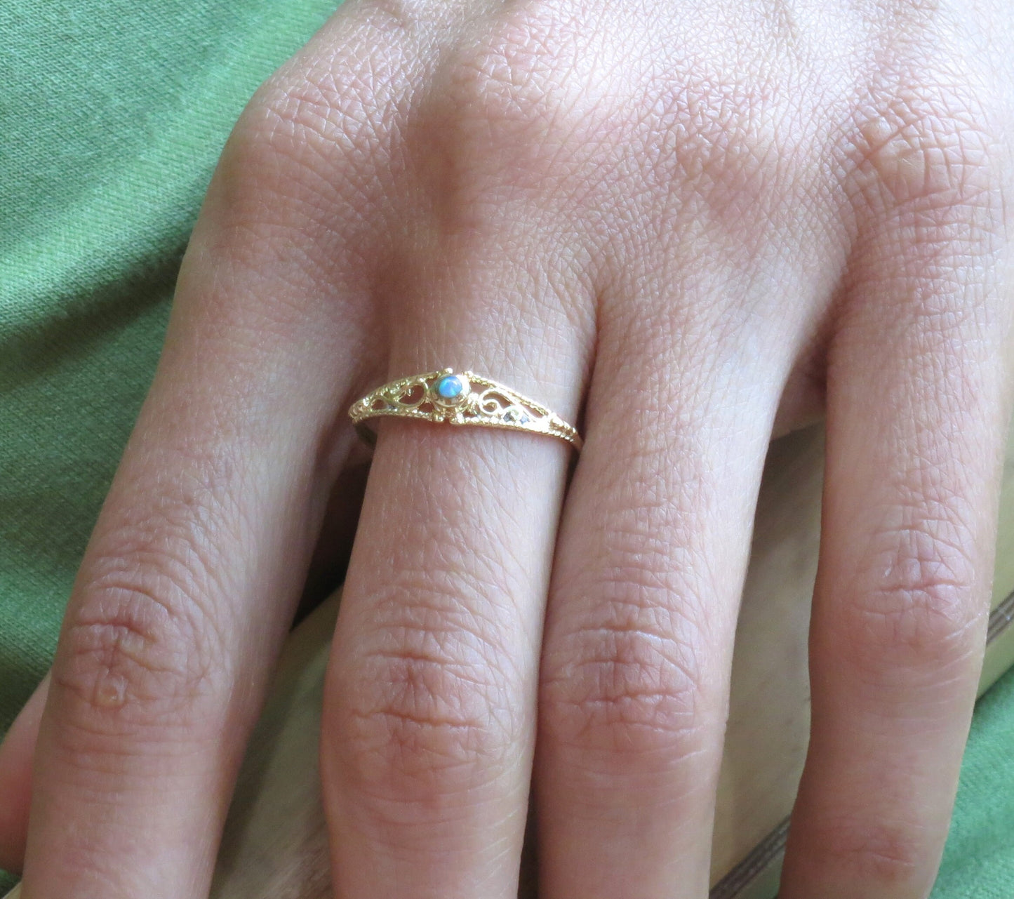 Filigree 14k gold opal ring