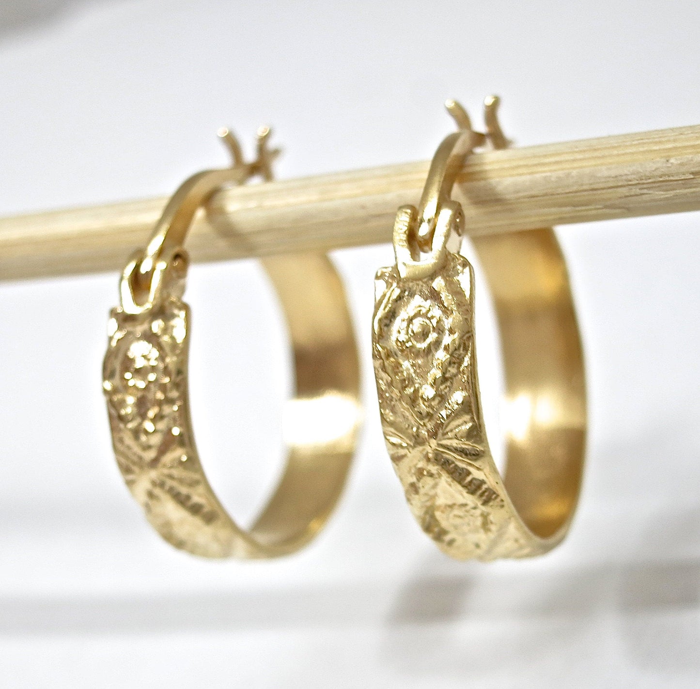 Textured 14k gold hoop earrings