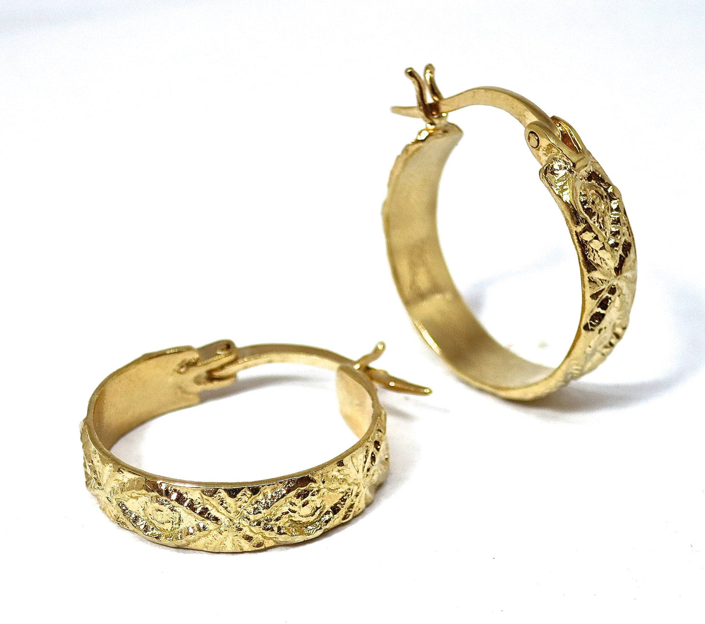 Textured 14k gold hoop earrings