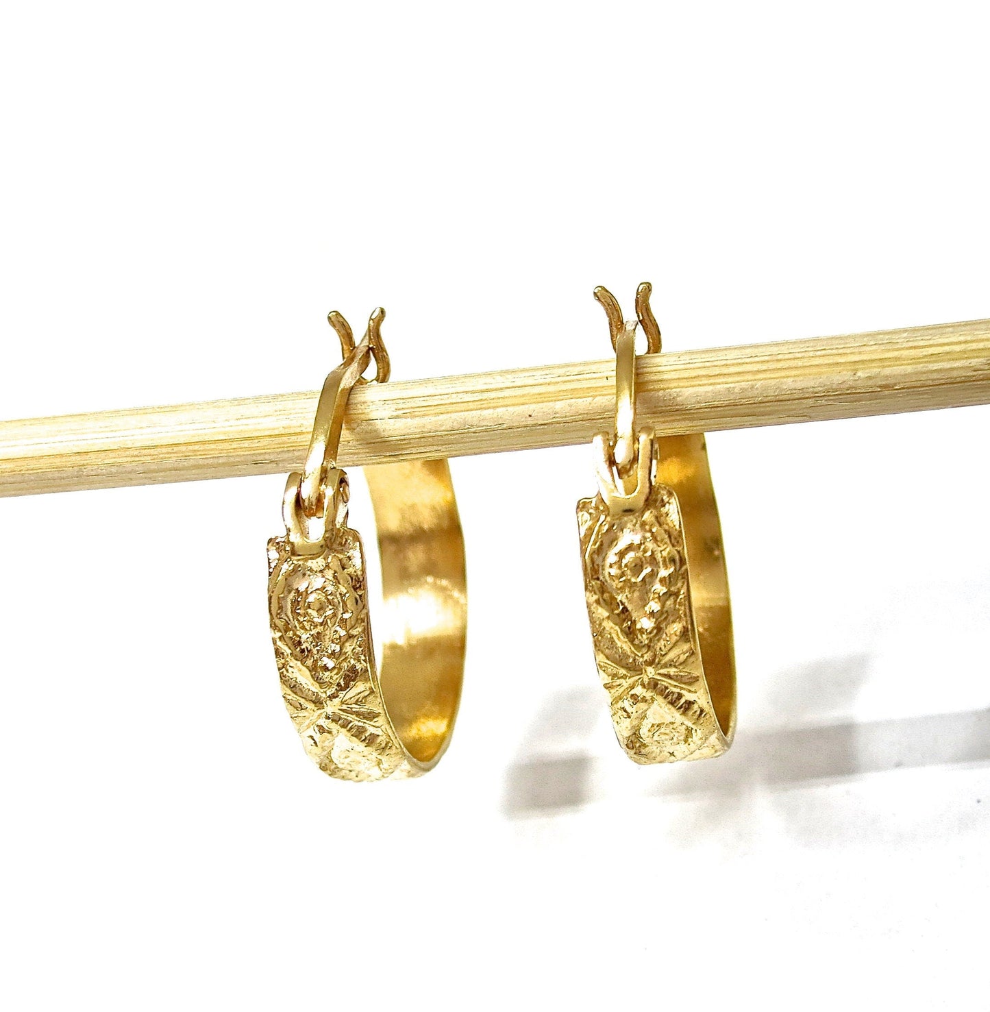 Textured 14k gold hoop earrings