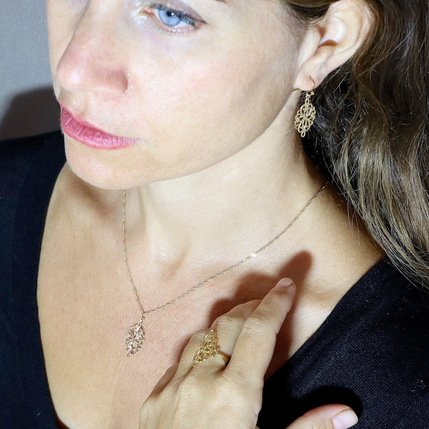 Filigree 14k solid gold dangle earrings for woman