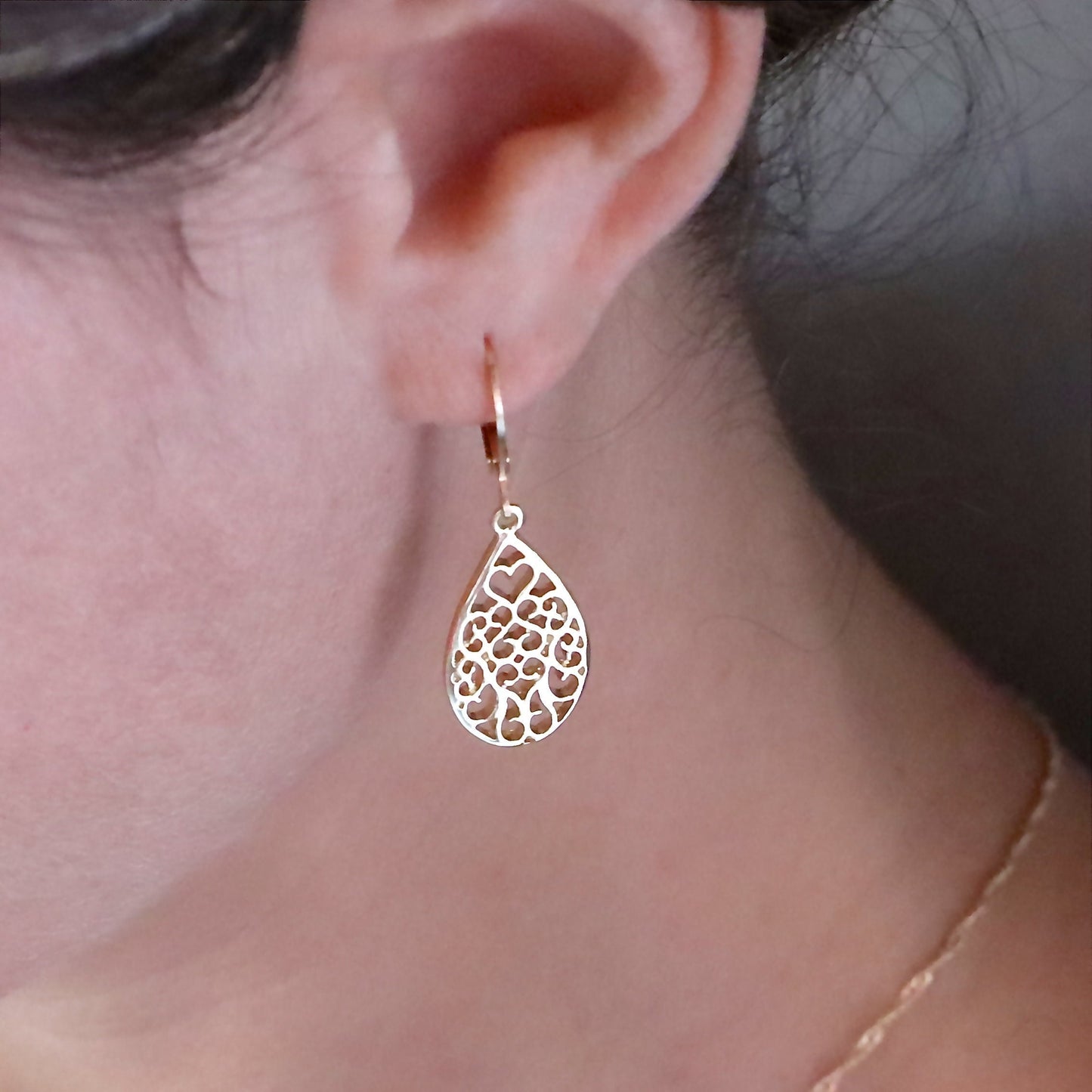 Filigree 14k solid gold dangle earrings, Teardrop 14k gold lever back Earrings