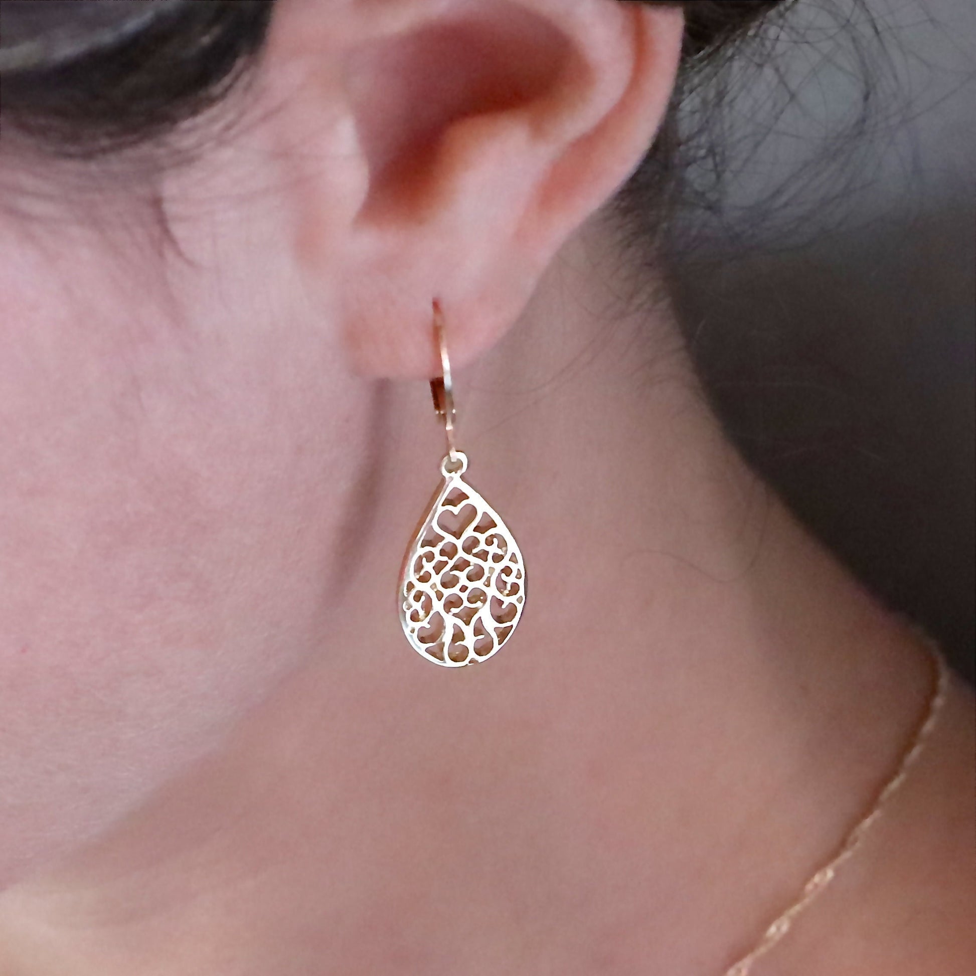 Filigree 14k solid gold dangle earrings, Teardrop 14k gold lever back Earrings