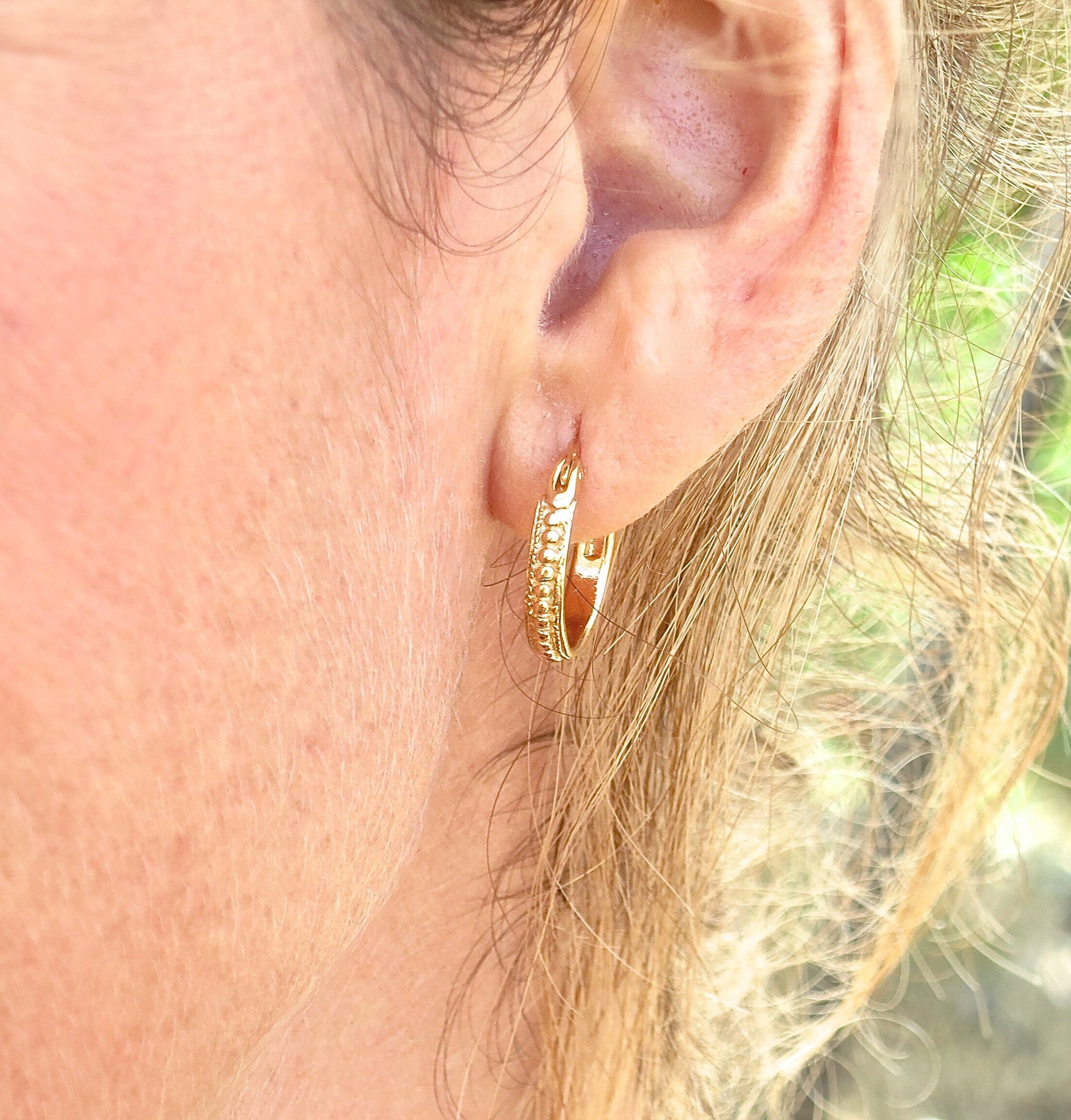 Small solid 14k gold hoop earrings, Vintage style hoop earrings