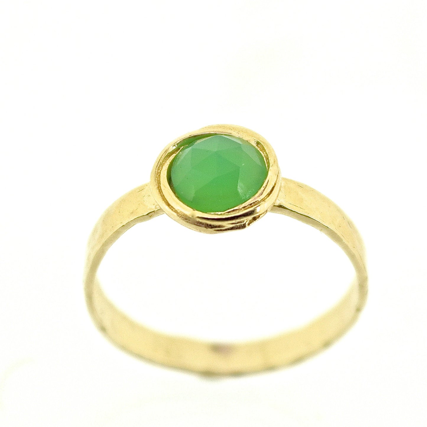 Stone gold ring, Small stone 14k solid gold hammered band ring