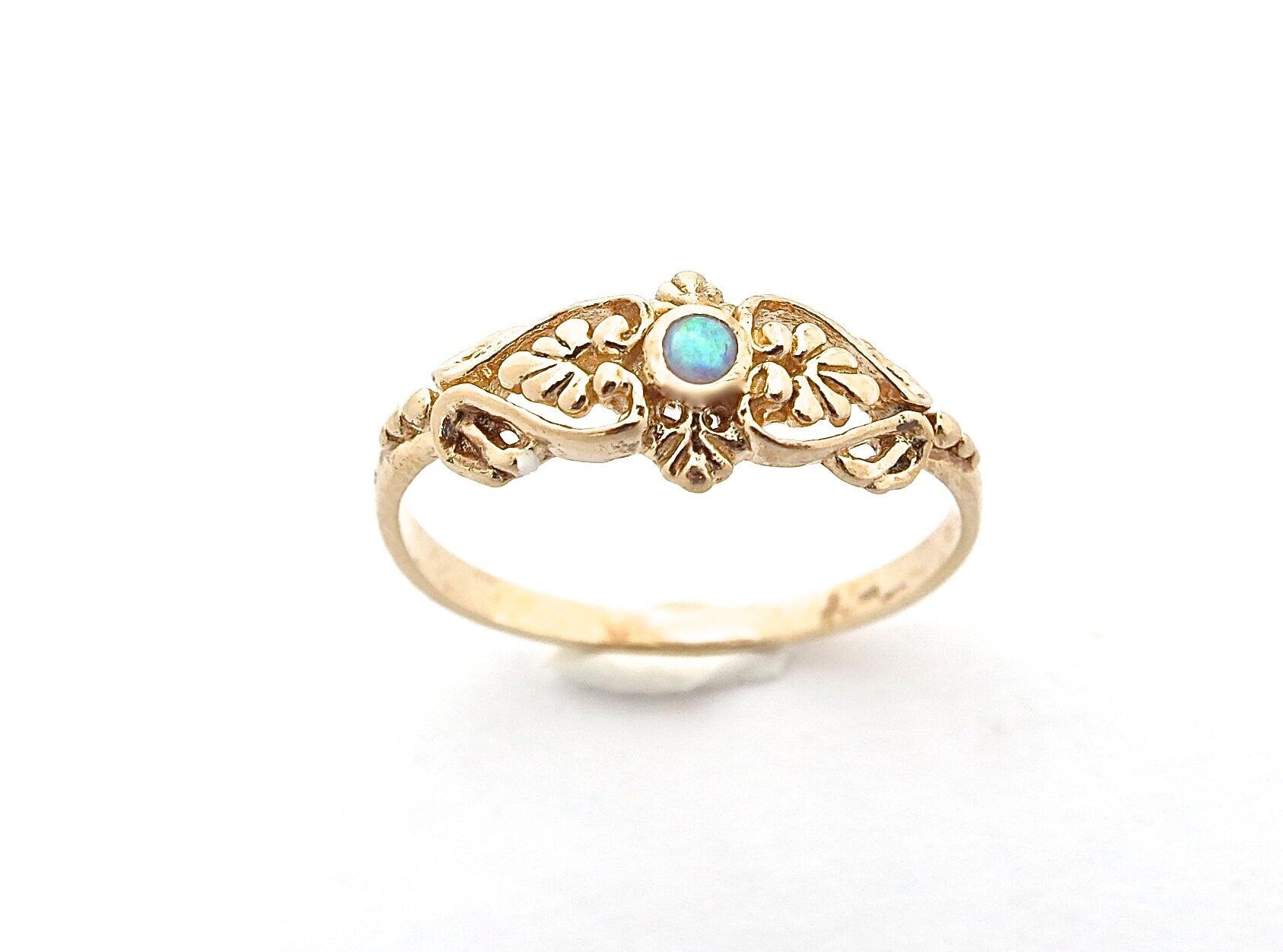 Opal victorian 14k gold ring, Blue opal solid 14k gold ring