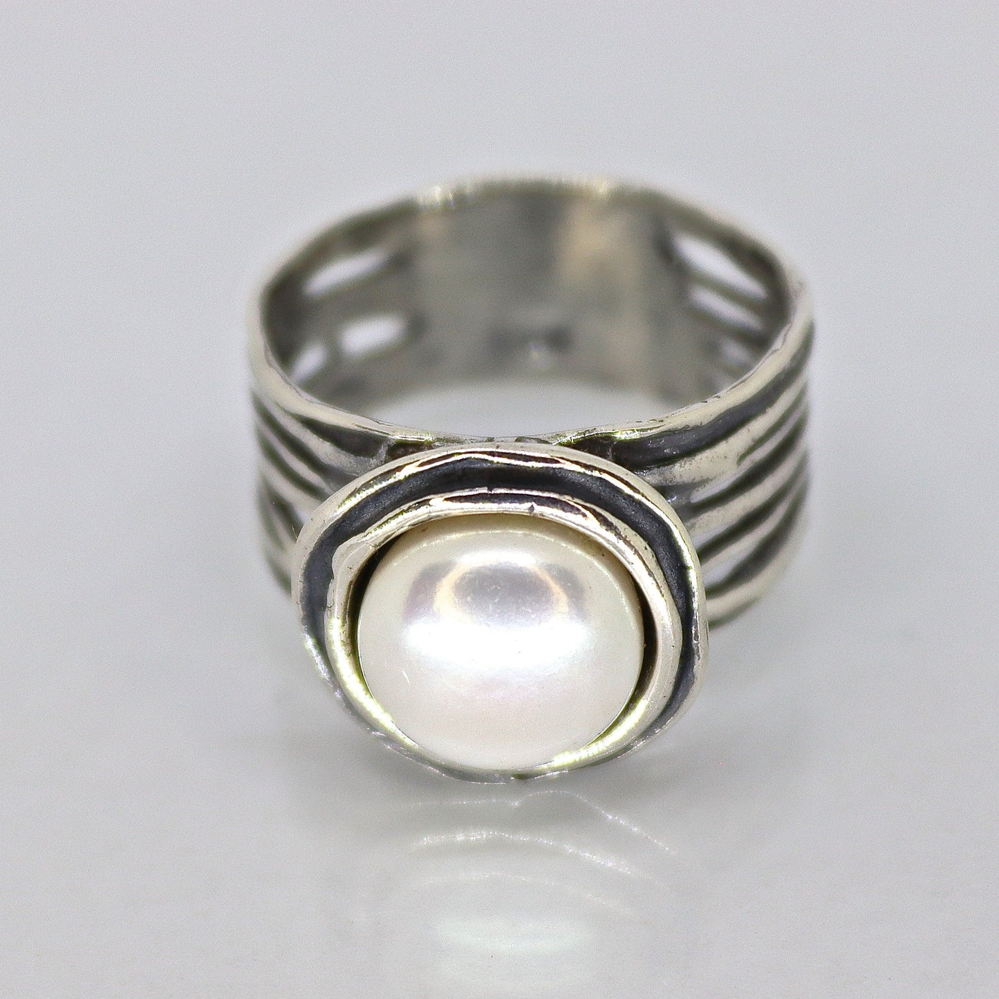 Pearl ring, Wide sterling silver 925 elegant ring