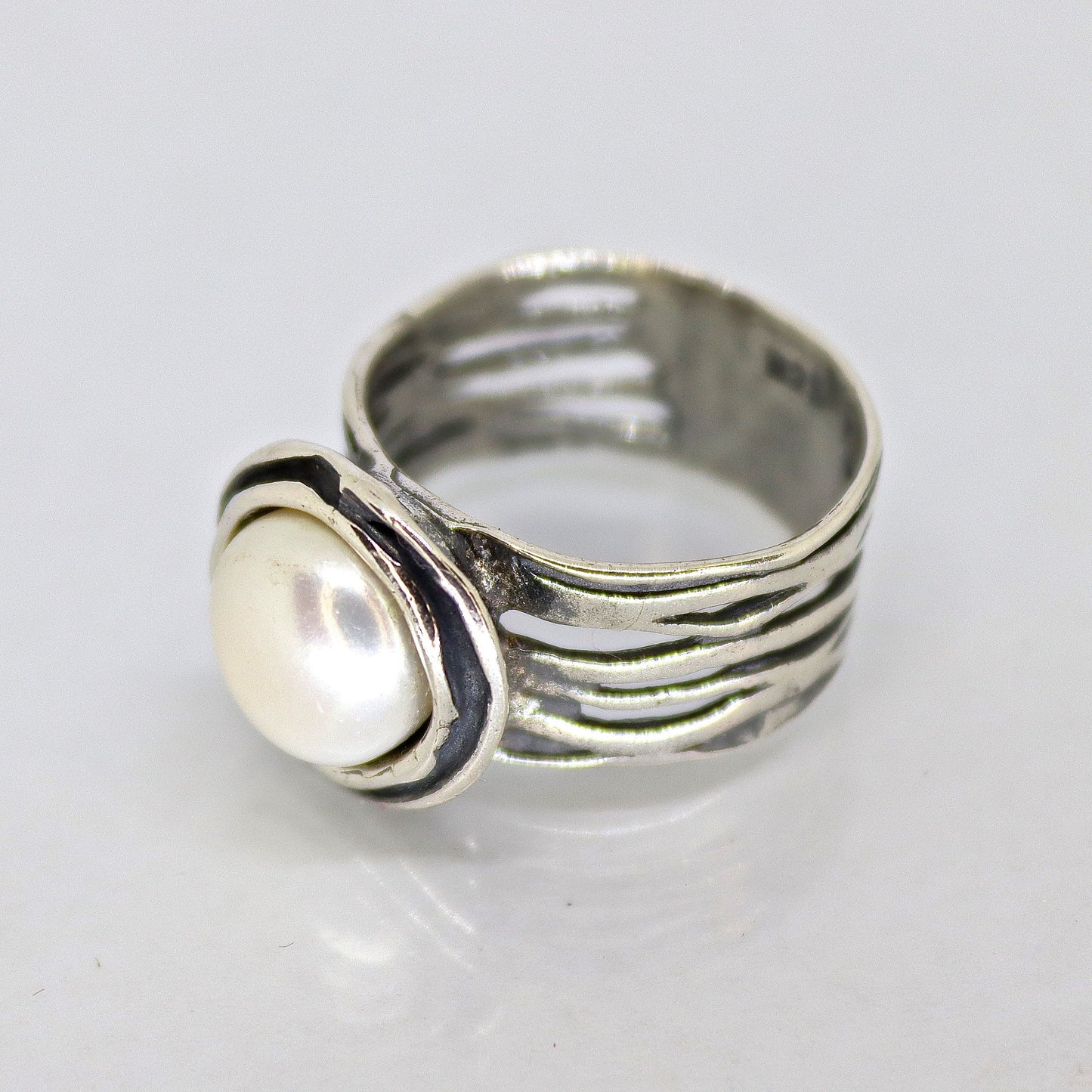 Pearl ring, Wide sterling silver 925 elegant ring