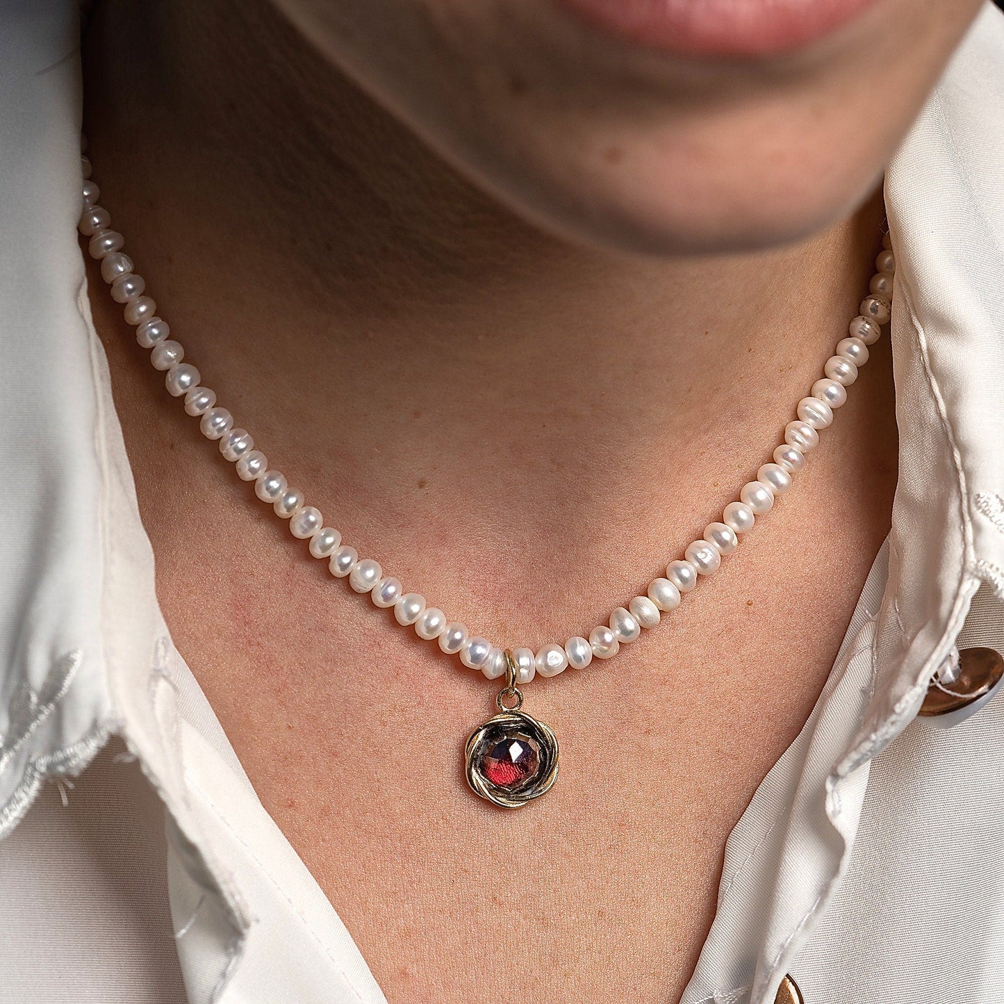 Garnet necklace, Pearl necklace