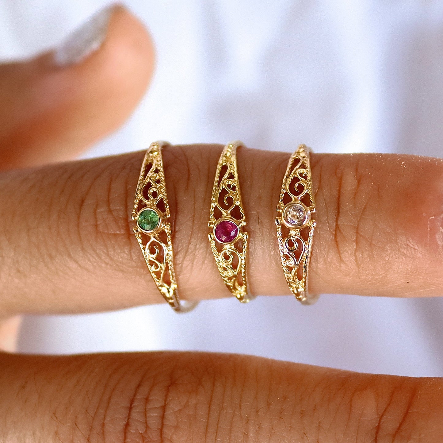 Emerald ring, 14K gold filigree gold ring