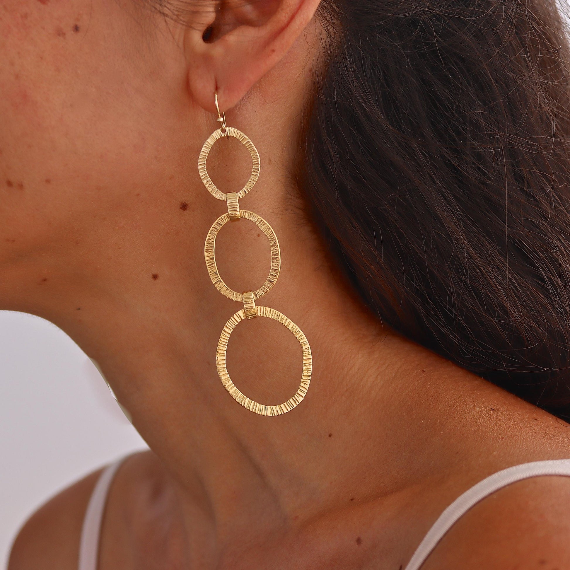 14k gold Long triple hoop dangle earrings, Large link hammered hoop earrings