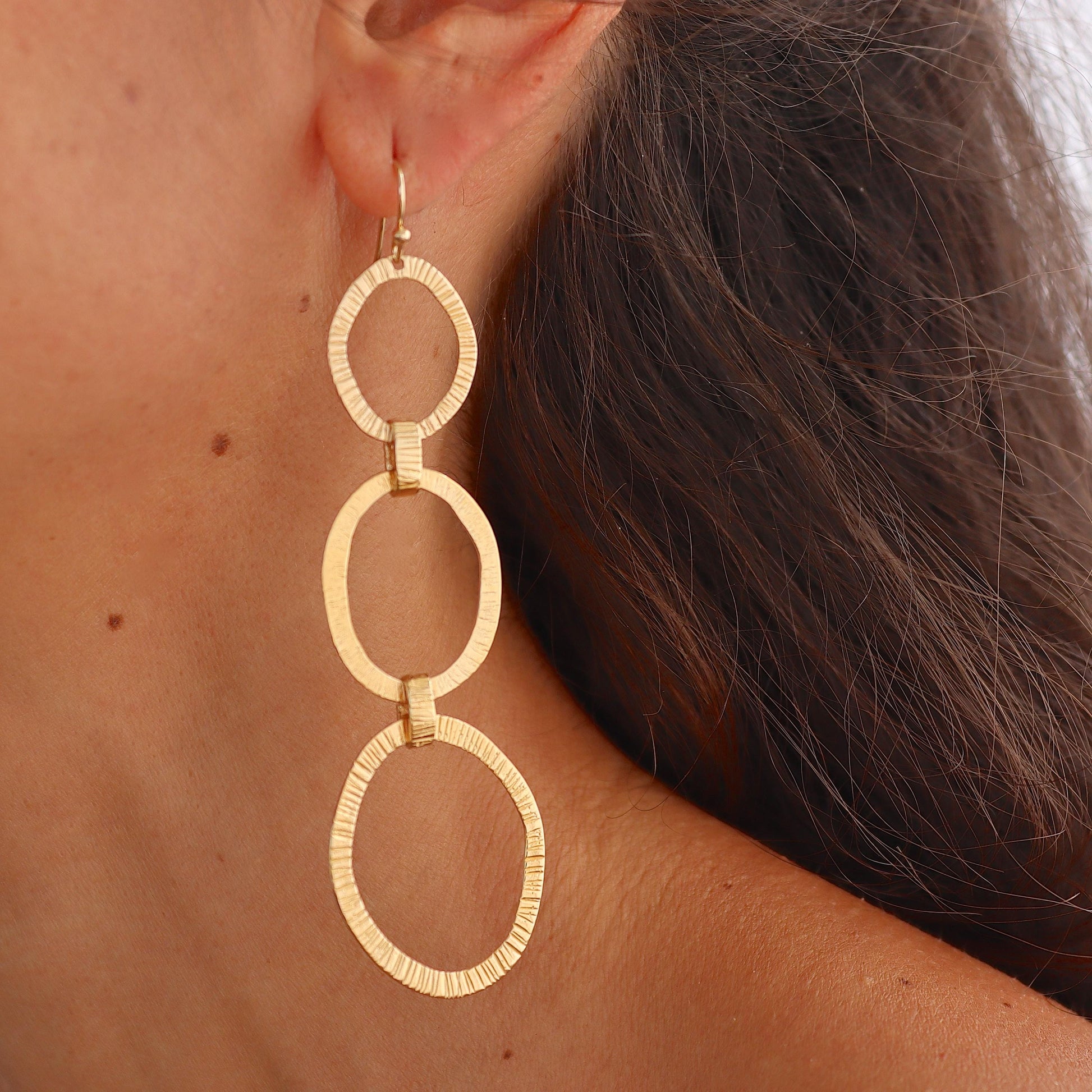14k gold Long triple hoop dangle earrings, Large link hammered hoop earrings