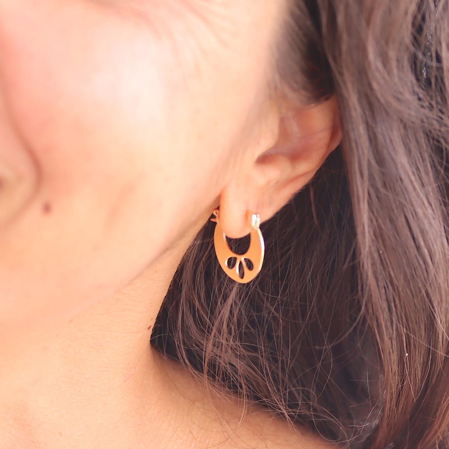 Flower 14K Gold hoop earrings for women