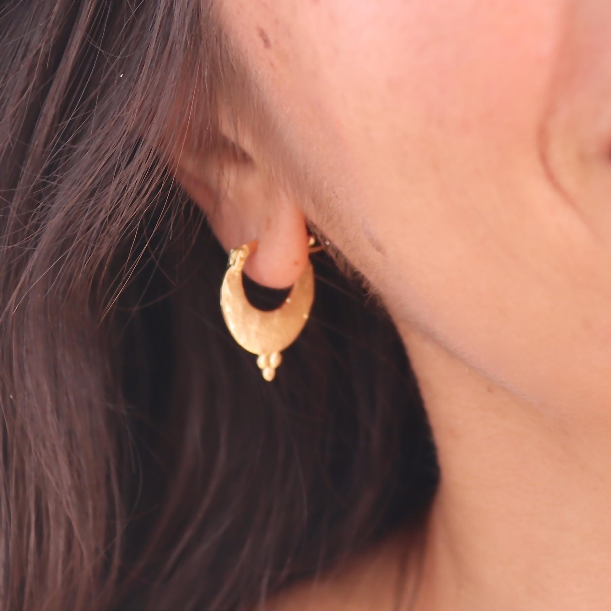14K solid Gold hoop earrings, Vintage hoop earrings