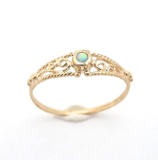Filigree 14k gold opal ring