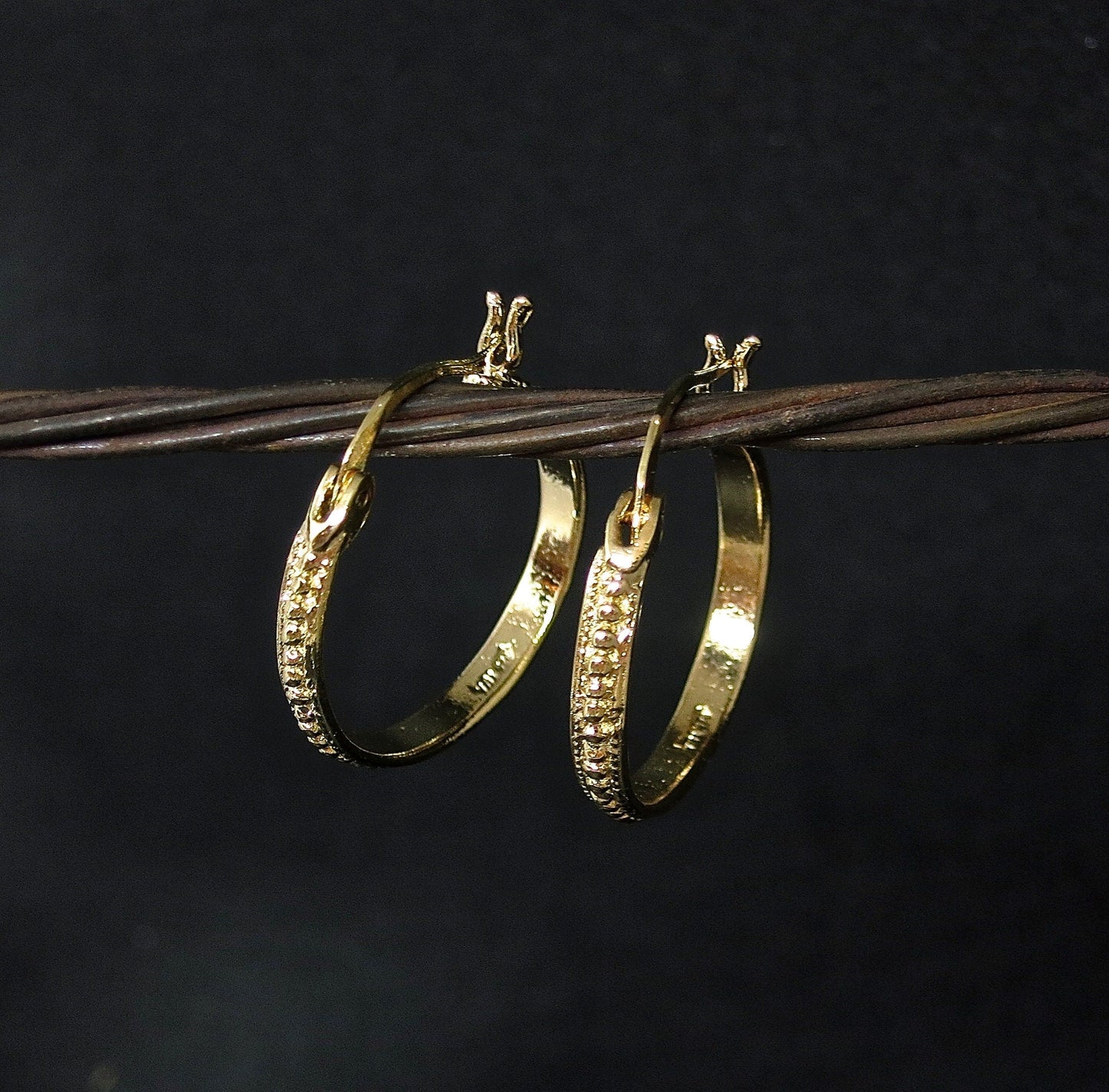 Vintage 14k gold hoop earrings with dotts