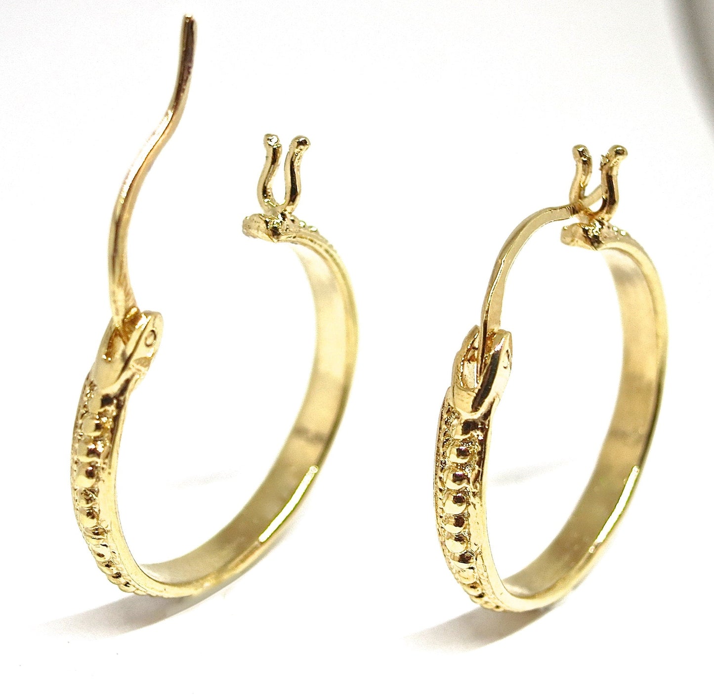 Vintage 14k gold hoop earrings with dotts