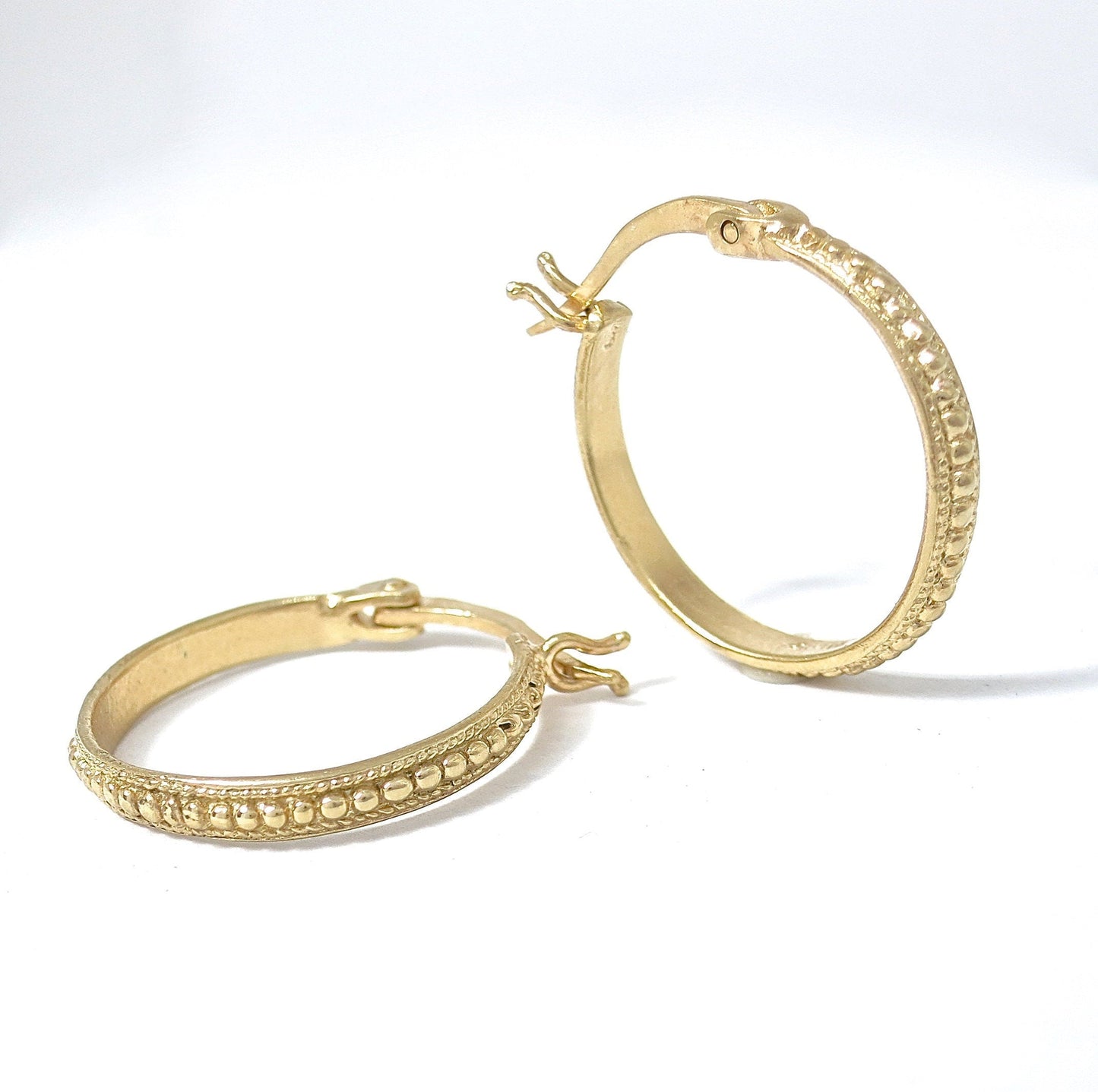 Vintage 14k gold hoop earrings with dotts