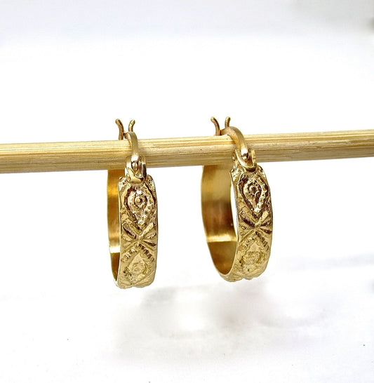 Textured 14k gold hoop earrings