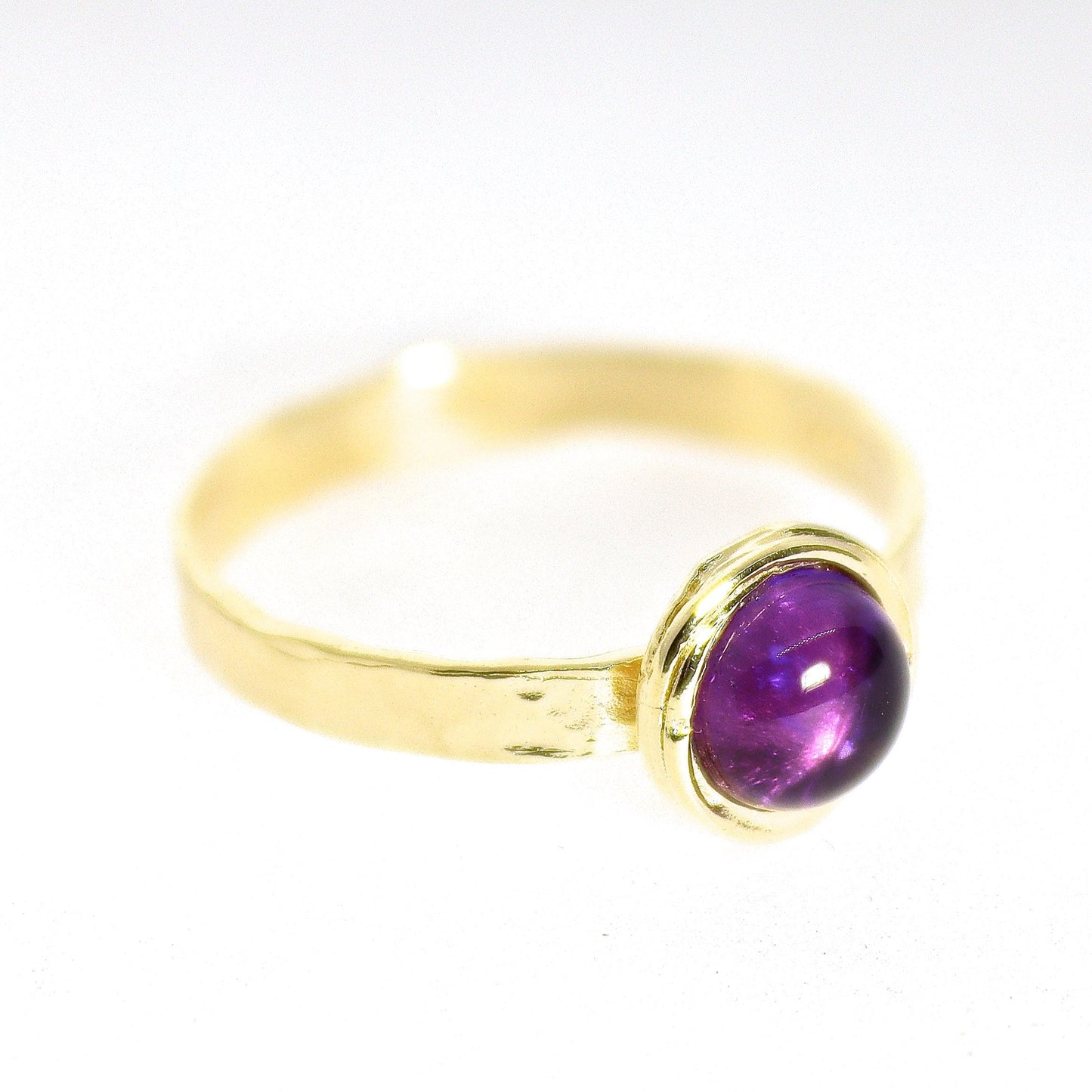 Stone gold ring, Small stone 14k solid gold hammered band ring