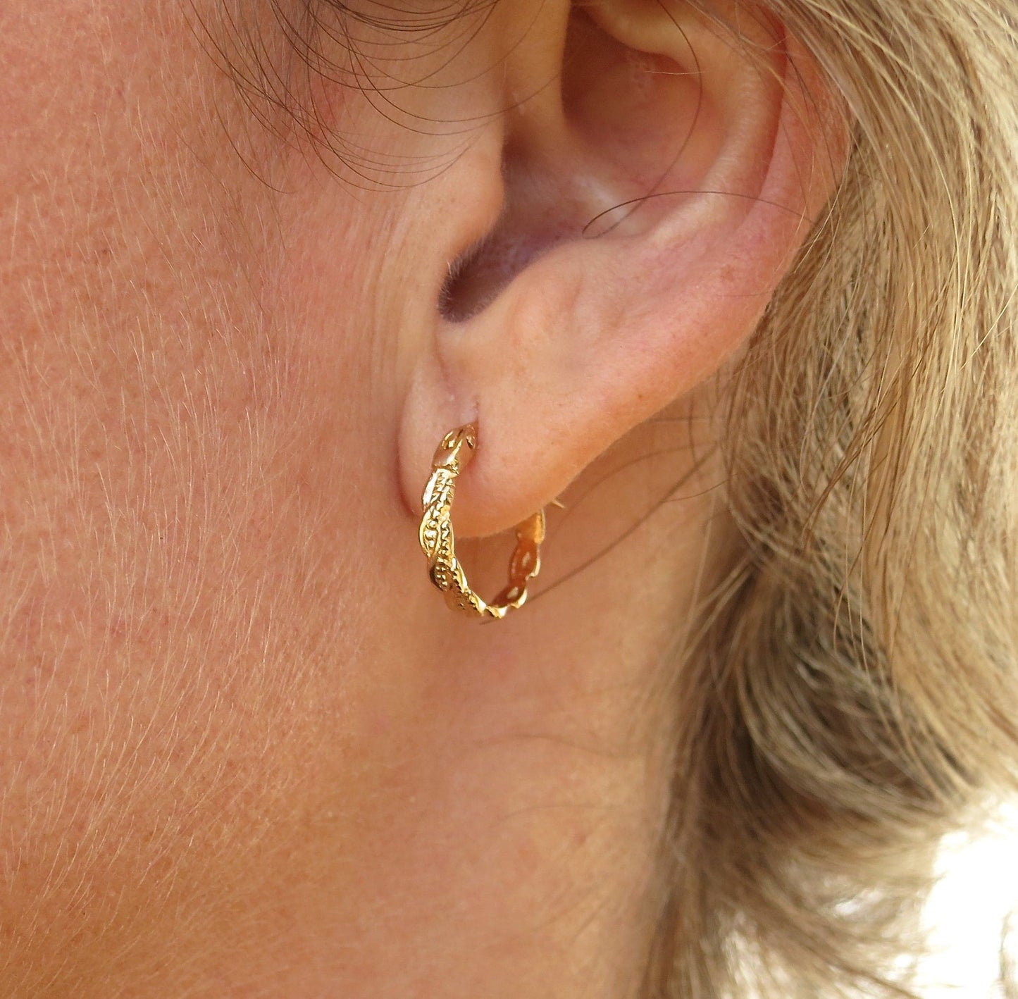 Solid 14k gold hoop earrings, Huggie 14k gold hoops