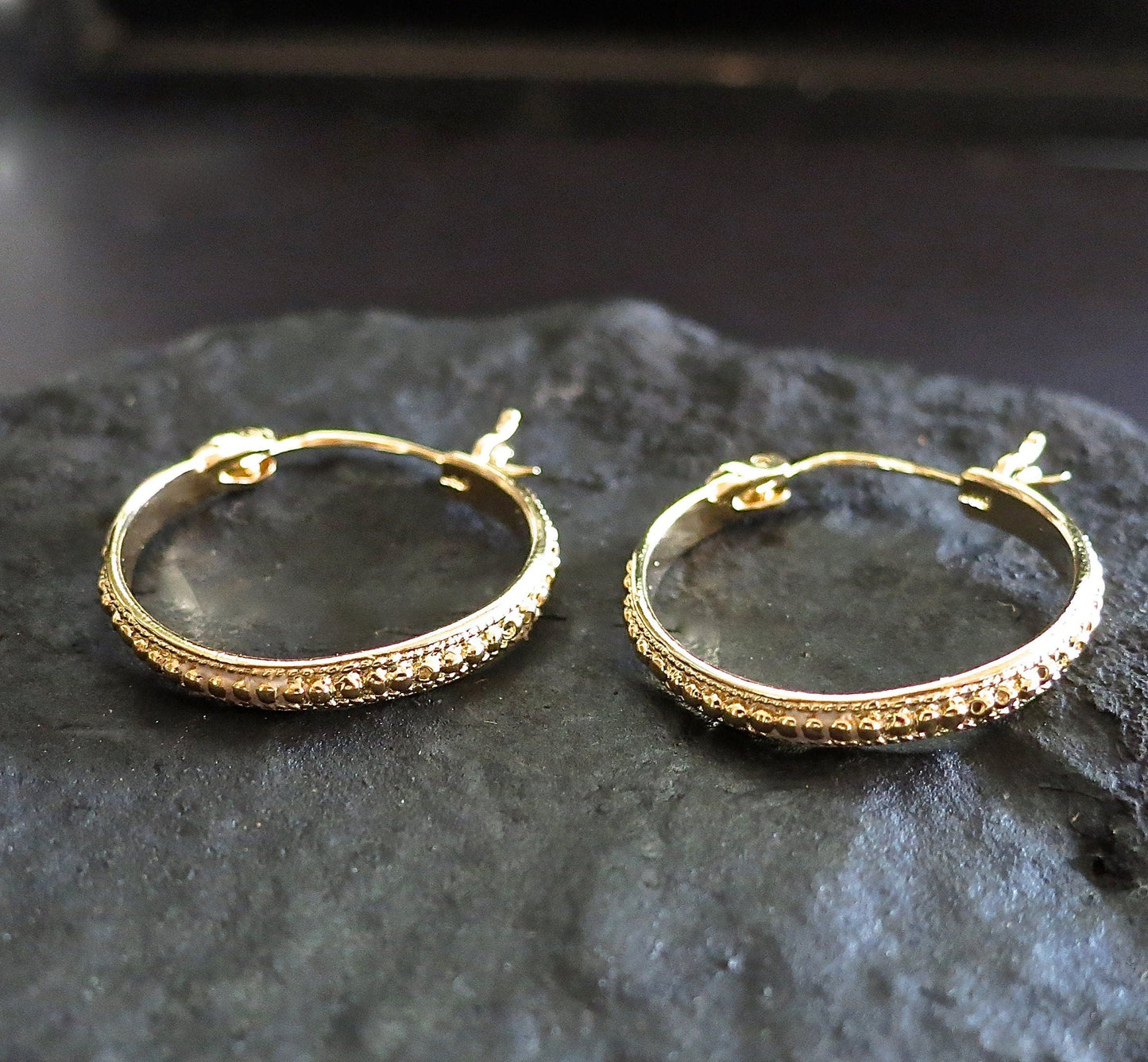 Vintage 14k gold hoop earrings with dotts