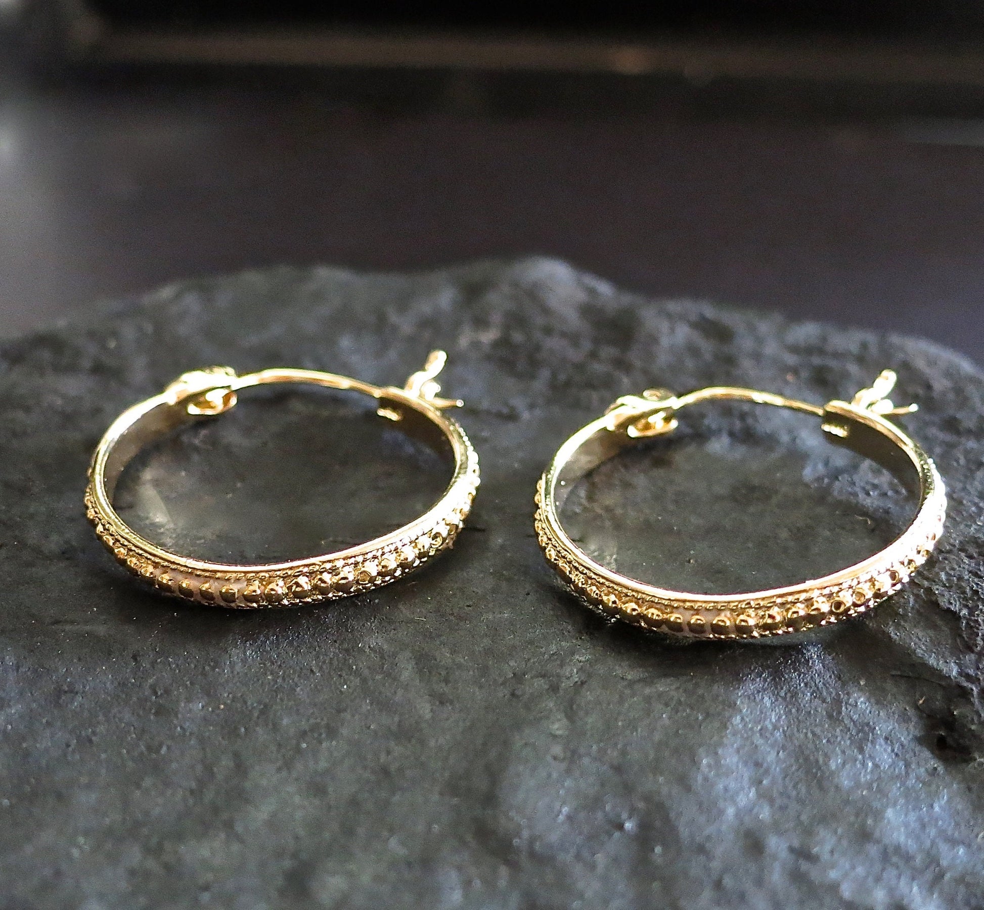 14k gold hoop earrings vintage style