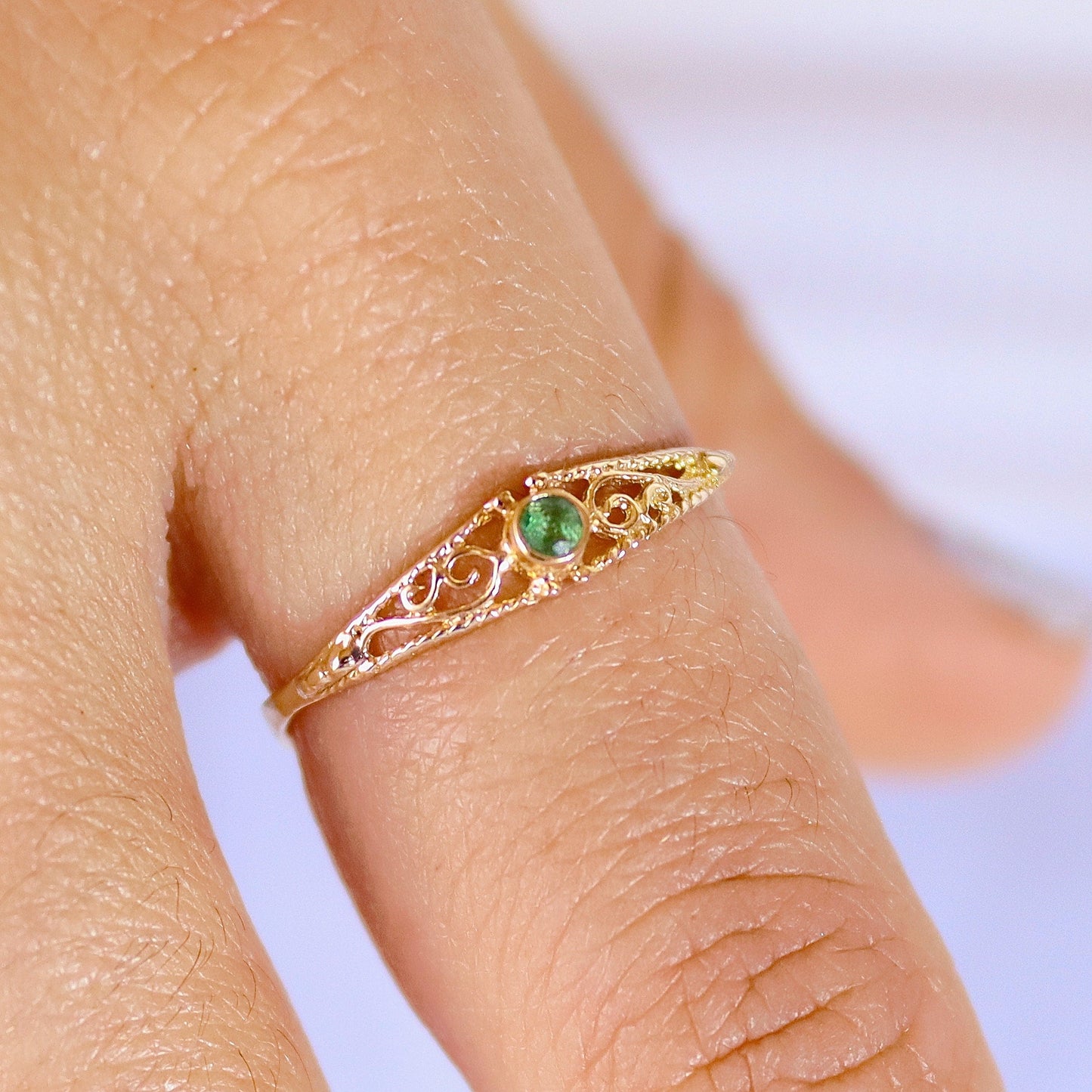 Emerald ring, 14K gold filigree gold ring