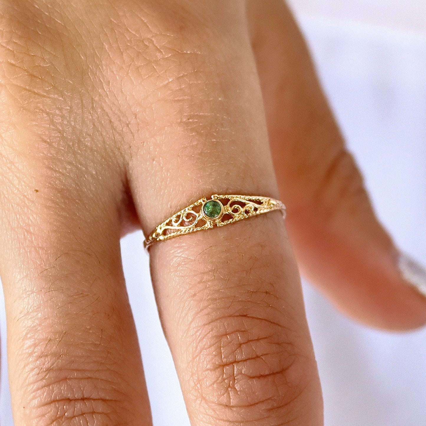 Emerald ring, 14K gold filigree gold ring